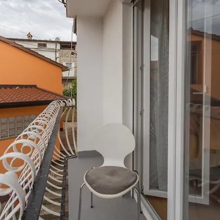 With A Parking Space - 19741 우마그